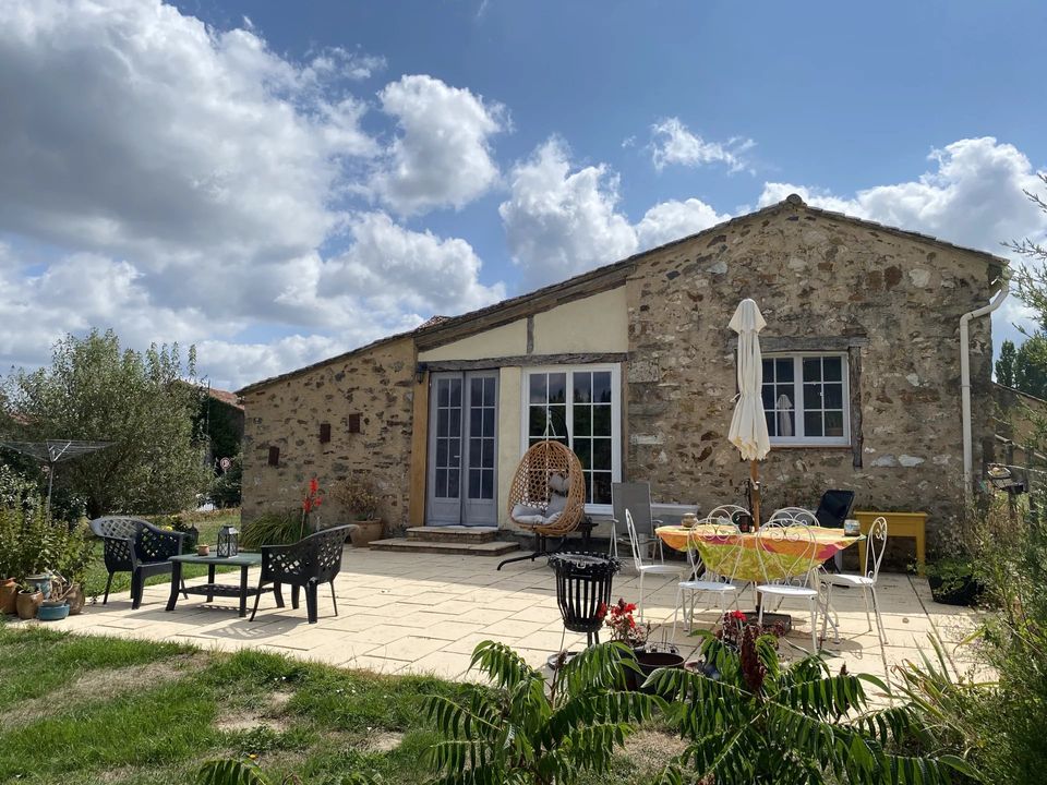 Landsbyhus i Saint-Martial-Sur-Isop, Haute-Vienne - bilde 1