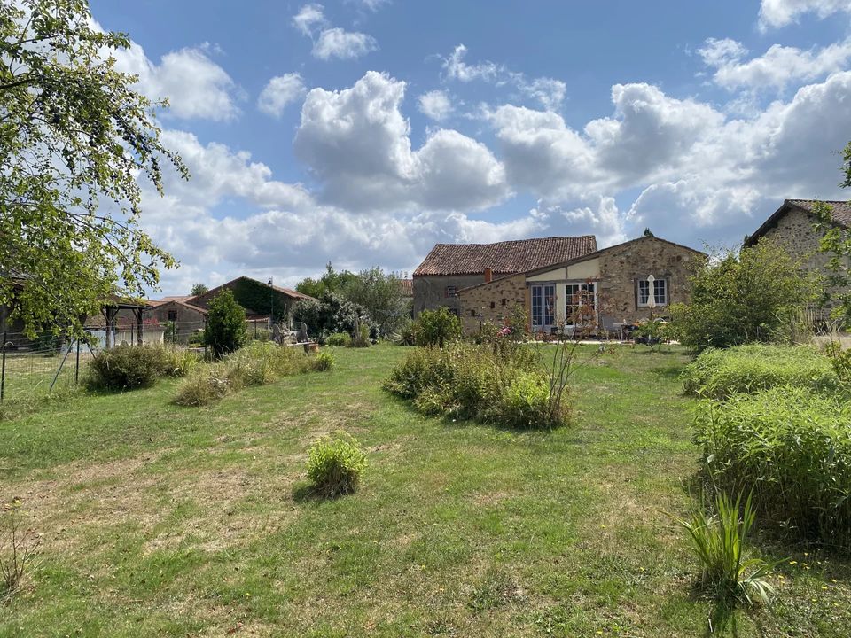 Landsbyhus i Saint-Martial-Sur-Isop, Haute-Vienne - bilde 2