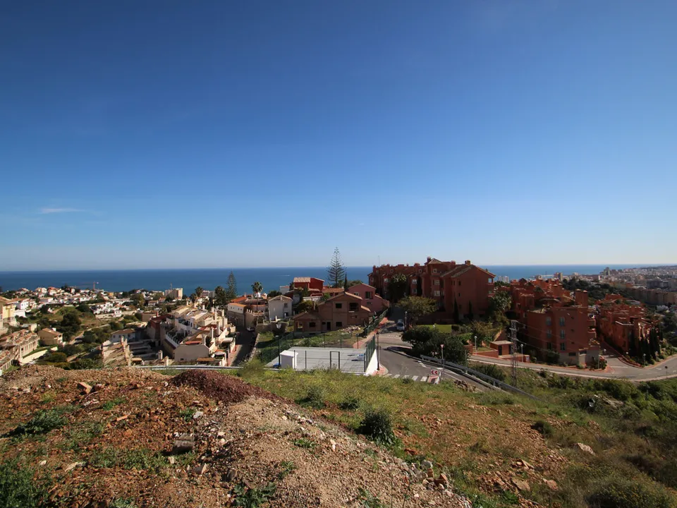 Helårsgrund i Fuengirola, Malaga - foto 1