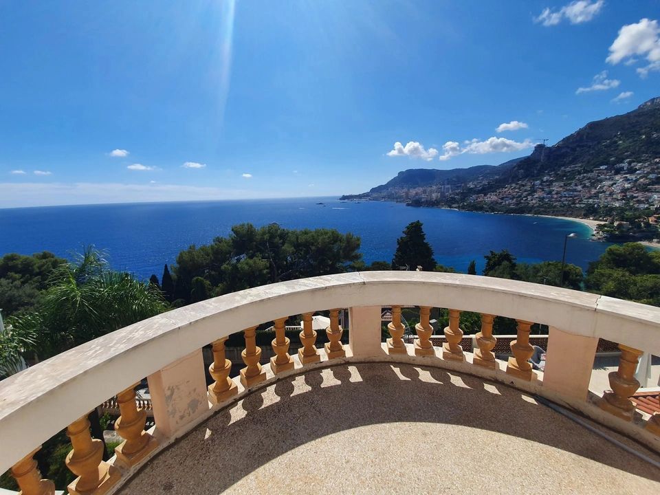 Villa i Roquebrune-Cap-Martin, Alpes-Maritimes - foto 1