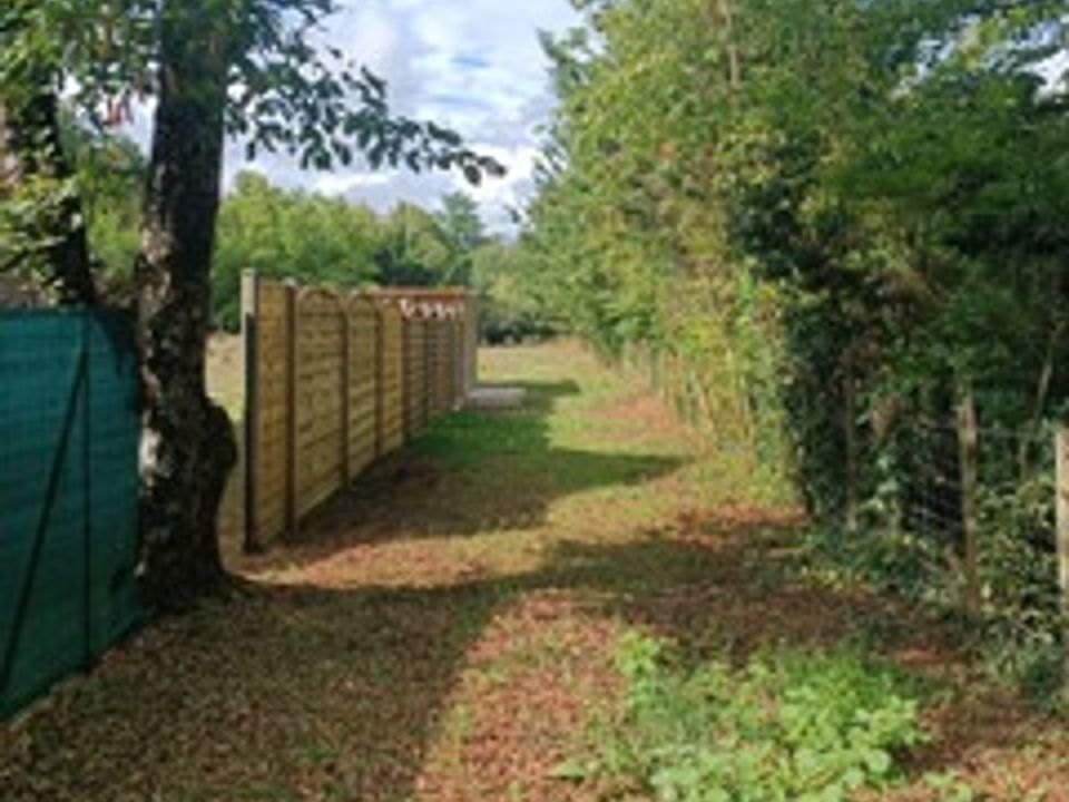 Helårsgrund i Laval, Mayenne - foto 1