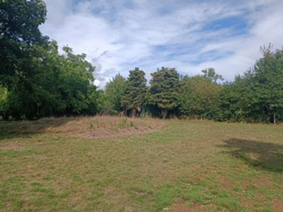 Helårsgrund i Laval, Mayenne - foto 3