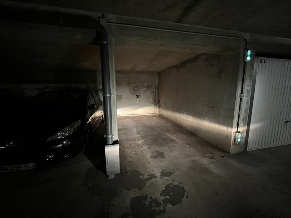 Garage i Montreuil, Seine-Saint-Denis - foto 1