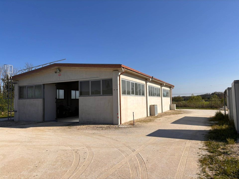 Erhvervsejendom i Chiaravalle, Ancona - foto 2