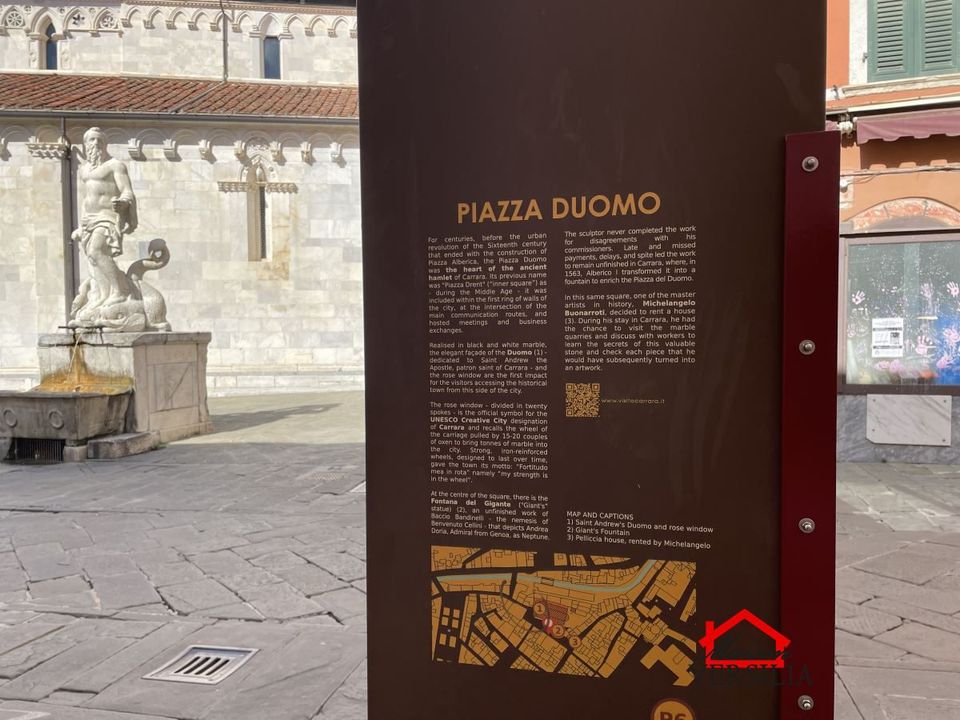 Lejlighed i Carrara, Massa and Carrara - foto 1