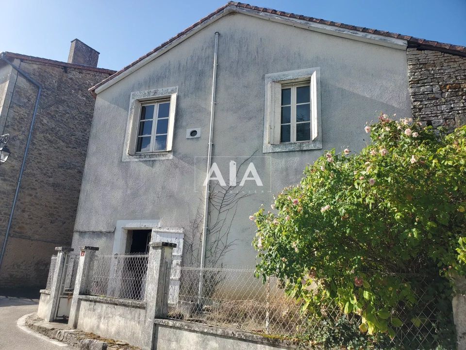 Landejendom i Nanteuil-en-Vallee, Charente - foto 1