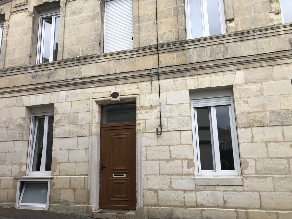 Casa de pueblo en Pauillac, Gironde - foto 1
