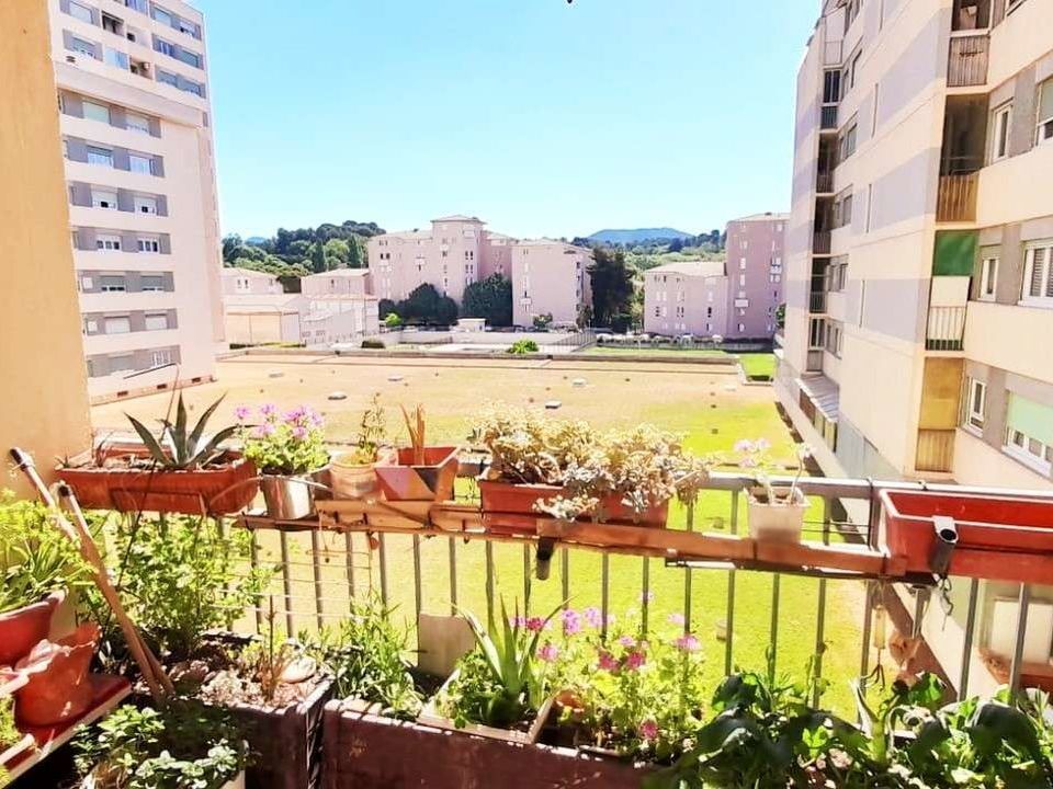 Lejlighed i Aubagne en Provence, Bouches-du-Rhone - foto 1