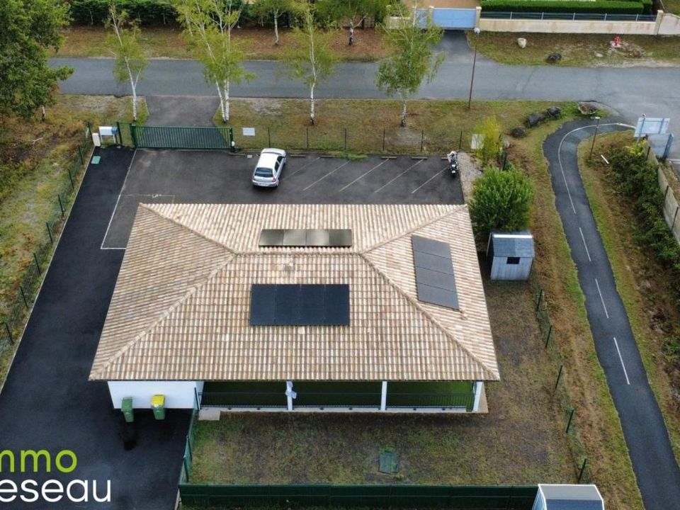 Erhvervsejendom i Le Barp, Gironde - foto 1