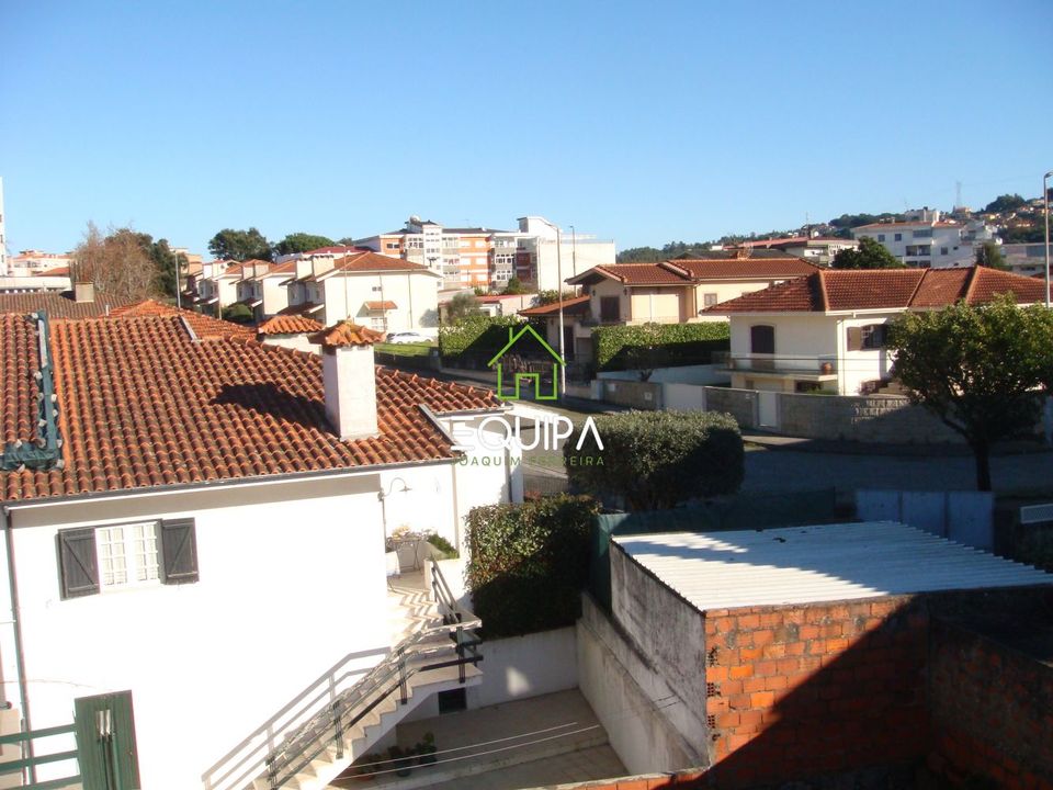 Erhvervsejendom i Santo Tirso, Porto - foto 1