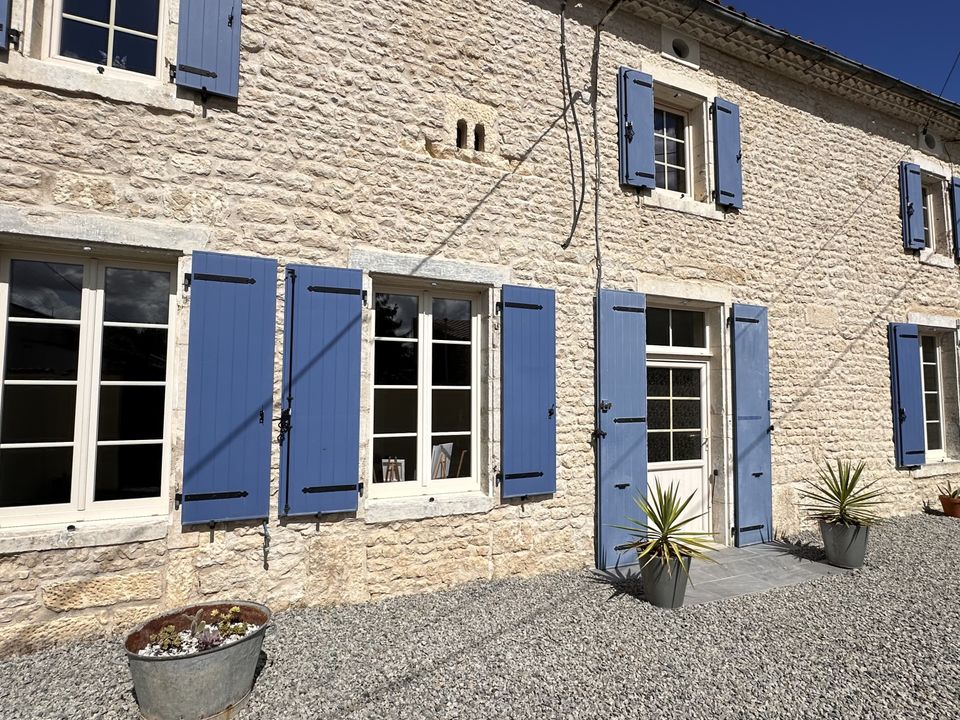 Landsbyhus i Loire-sur-Nie, Charente-Maritime - foto 1