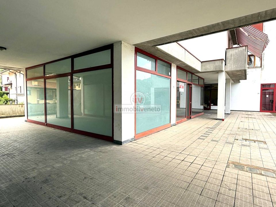 Erhvervsejendom i Chiampo, Vicenza - foto 1