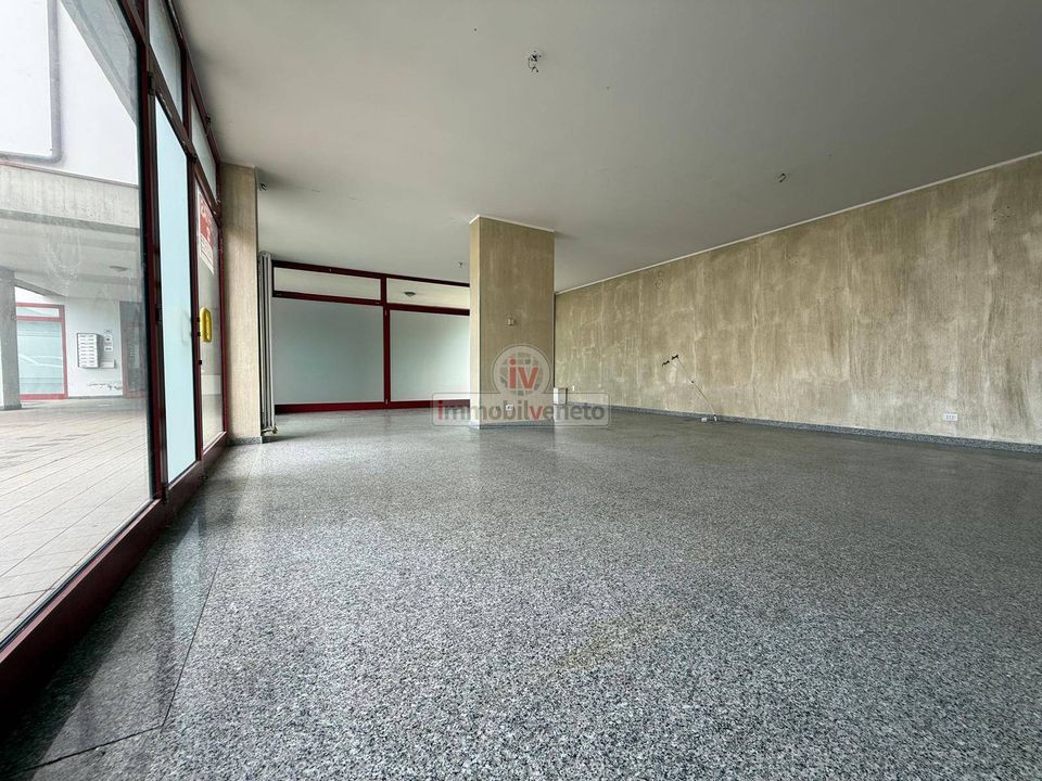 Erhvervsejendom i Chiampo, Vicenza - foto 2