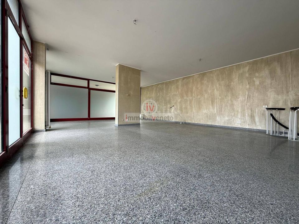 Erhvervsejendom i Chiampo, Vicenza - foto 4