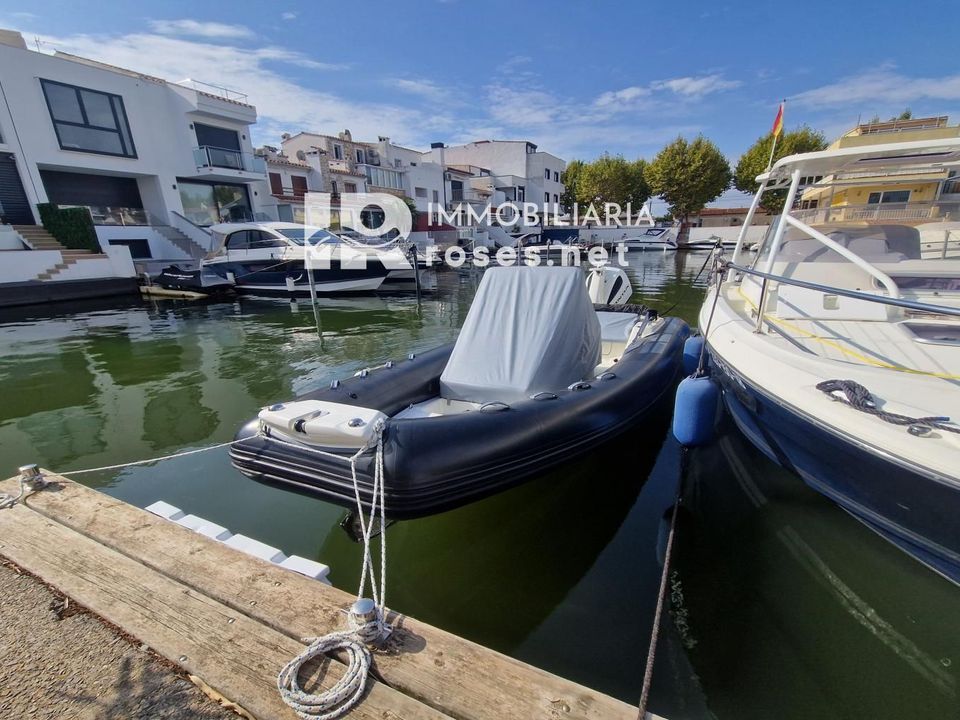Lejlighed i Empuriabrava, Gerona - foto 1