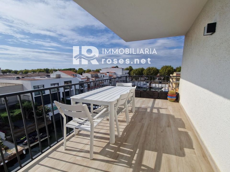 Lejlighed i Empuriabrava, Gerona - foto 2