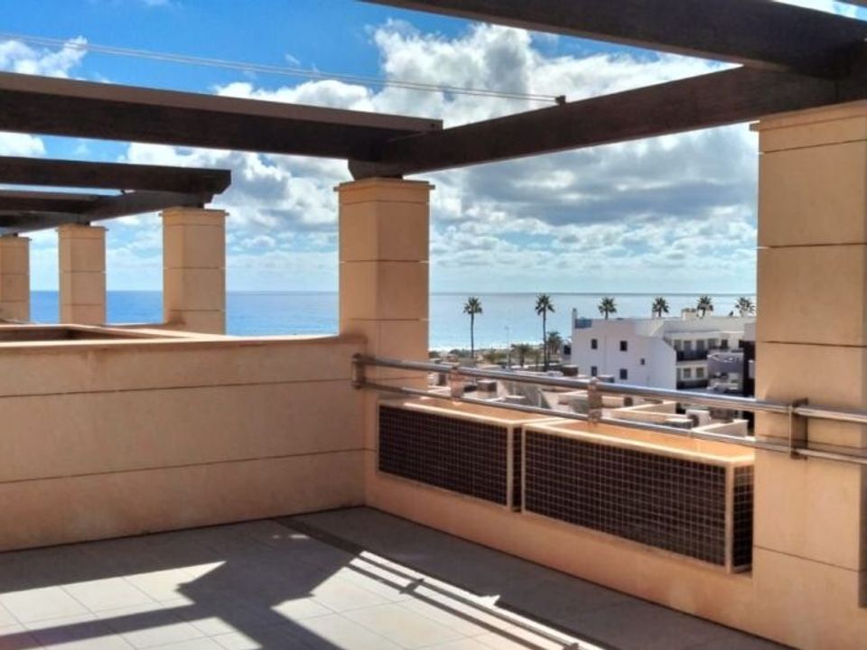 Lejlighed i Los Arenales Del Sol, Alicante - foto 1