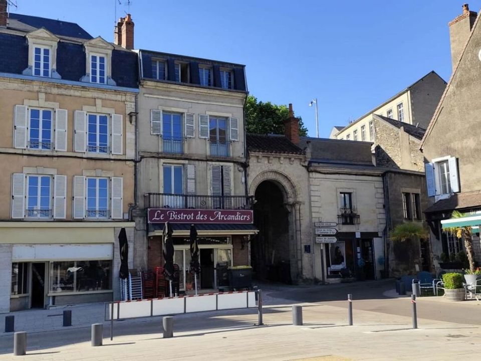 Erhvervsejendom i Nevers, Nievre - foto 1