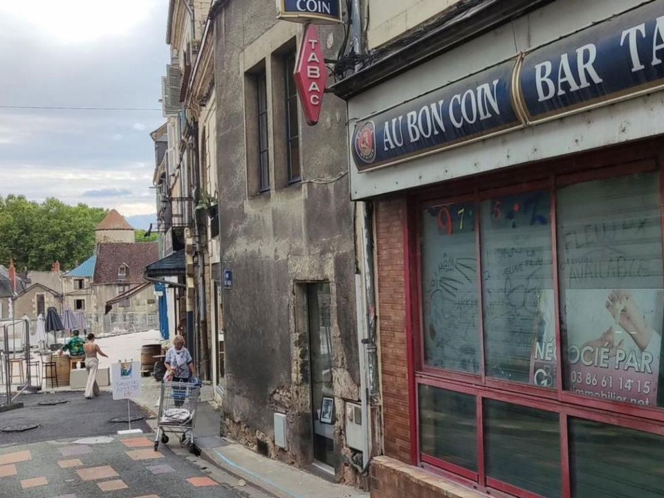 Erhvervsejendom i Nevers, Nievre - foto 5