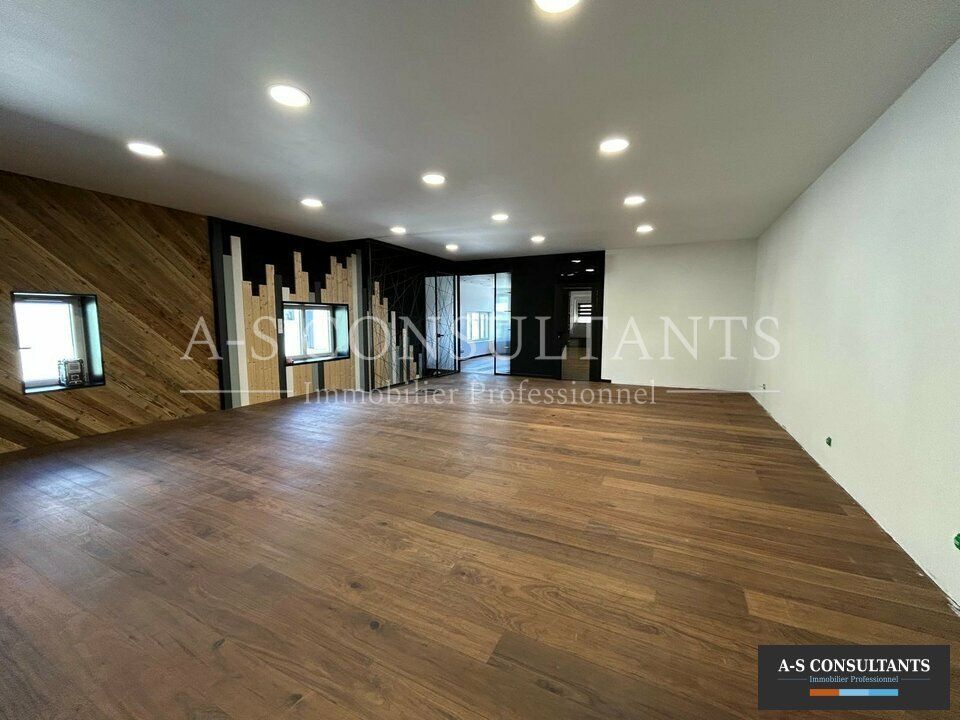 L'establiment comercial a Porte-de-Savoie, Savoie - foto 1