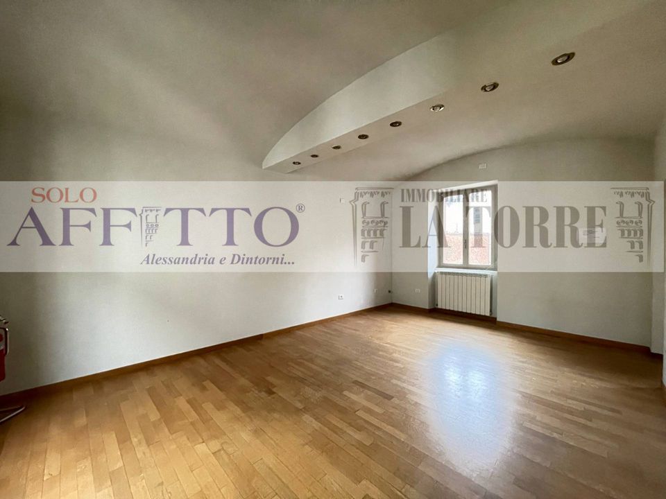 Erhvervsejendom i Alessandria, Alessandria - foto 1
