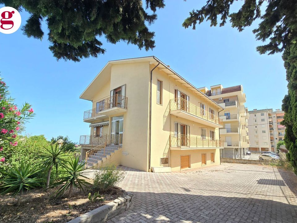 Erhvervsejendom i Vasto, Chieti - foto 1