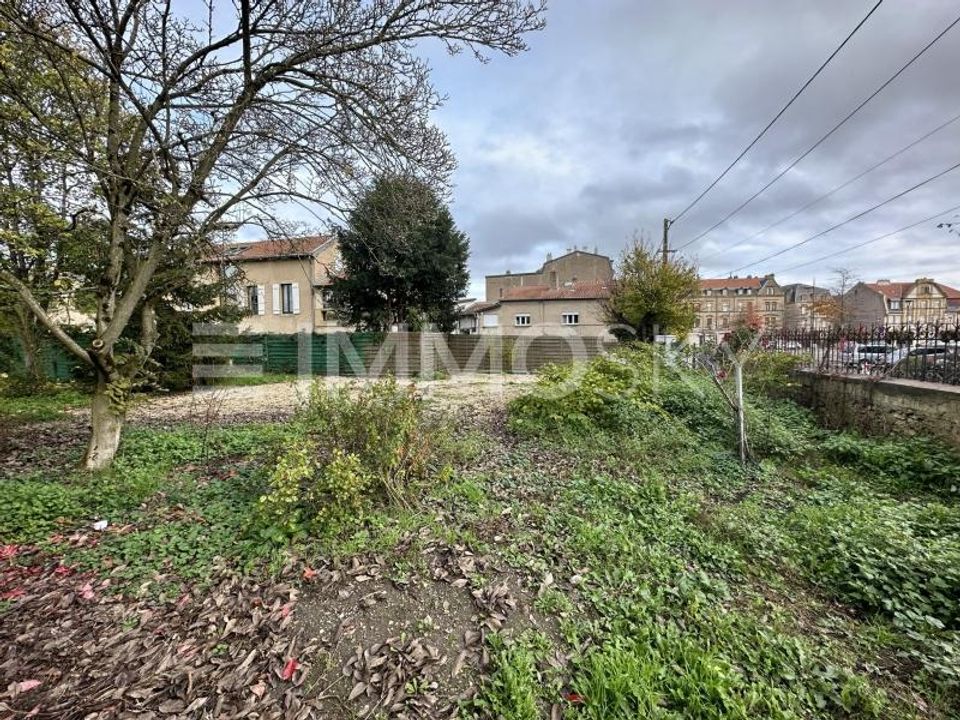 Helårsgrund i Le Ban-Saint-Martin, Moselle - foto 1