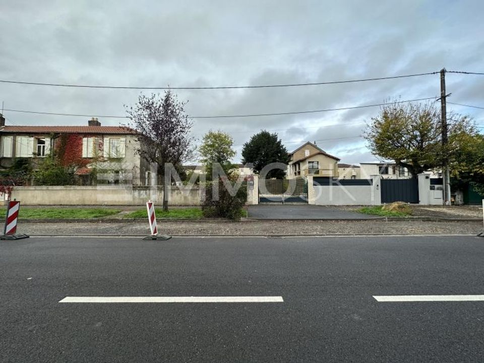 Helårsgrund i Le Ban-Saint-Martin, Moselle - foto 3