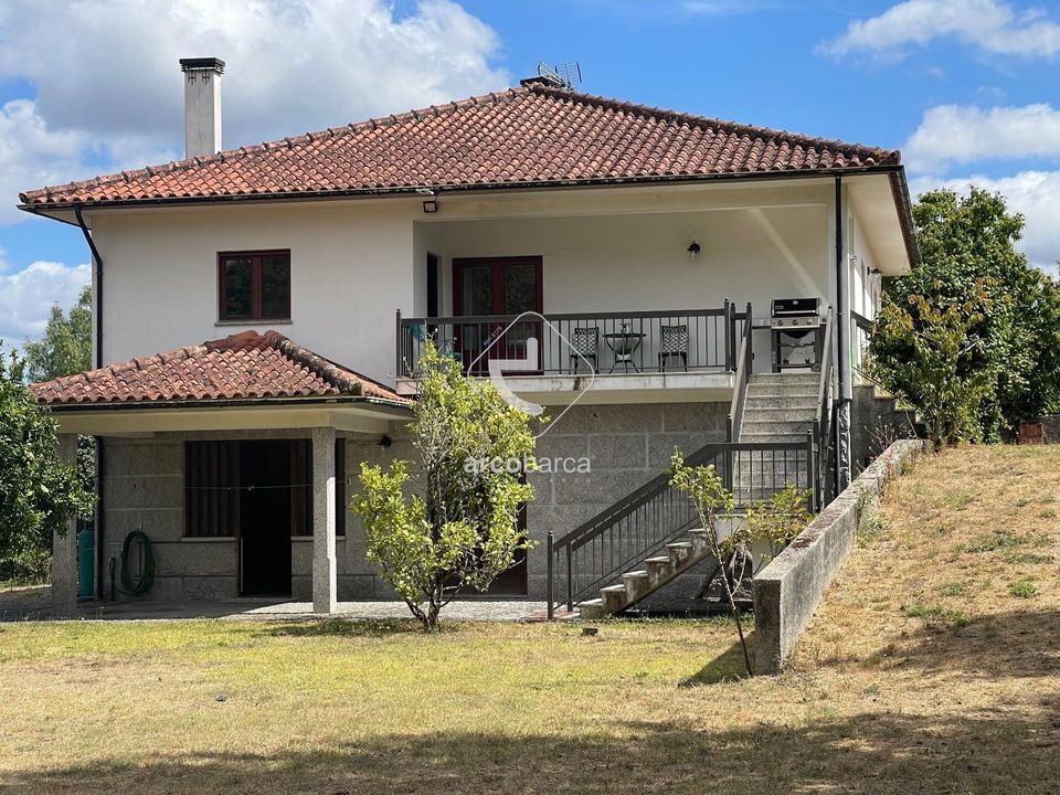 Omakotitalo Arcos de Valdevezssa, Viana do Castelo - kuva 1