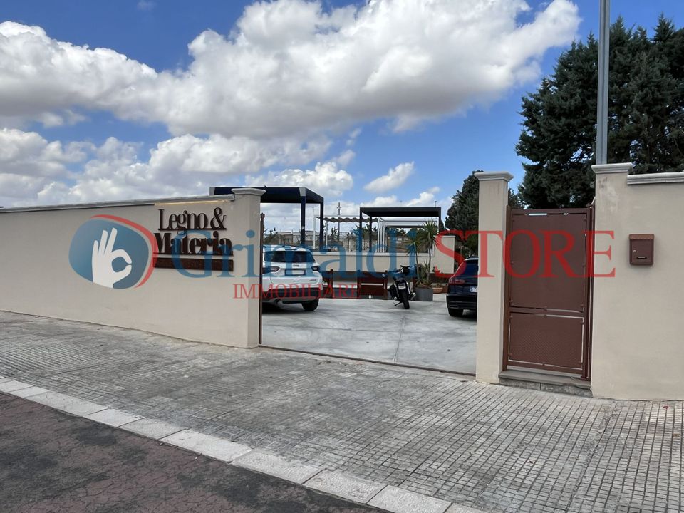 Commercial property in Lecce, Lecce - photo 3