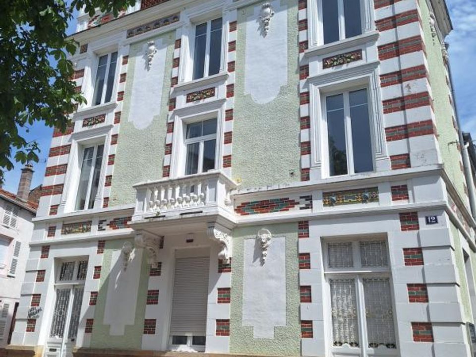 Villa i Bourbonne-les-Bains, Haute-Marne - bilde 1