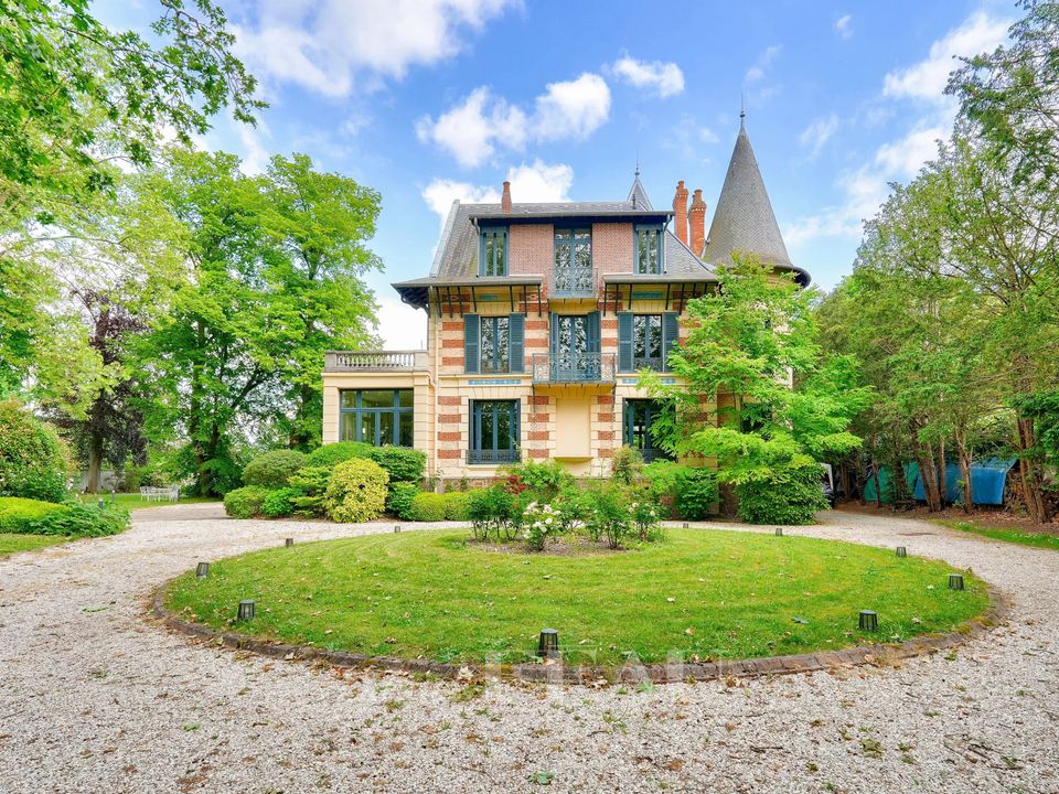 Villa i Rueil-Malmaison, Hauts-de-Seine - foto 1