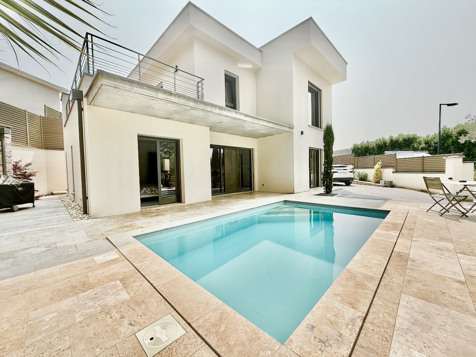 Villa in Salaise-sur-Sanne, Isere - photo 2