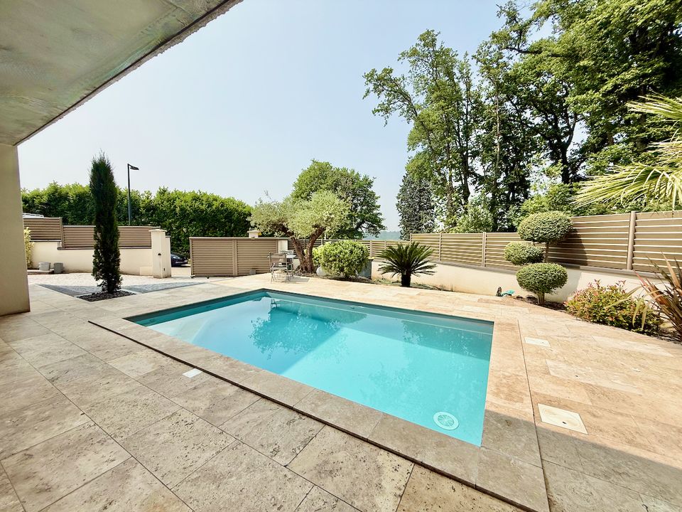 Villa in Salaise-sur-Sanne, Isere - photo 1