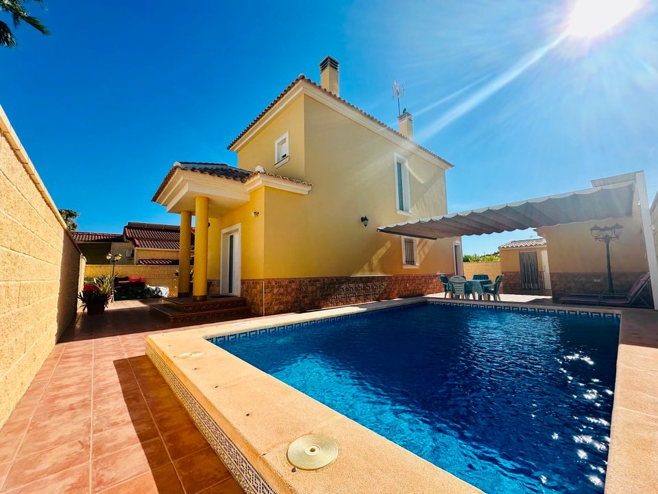 Villa i La Marina, Alicante - foto 1