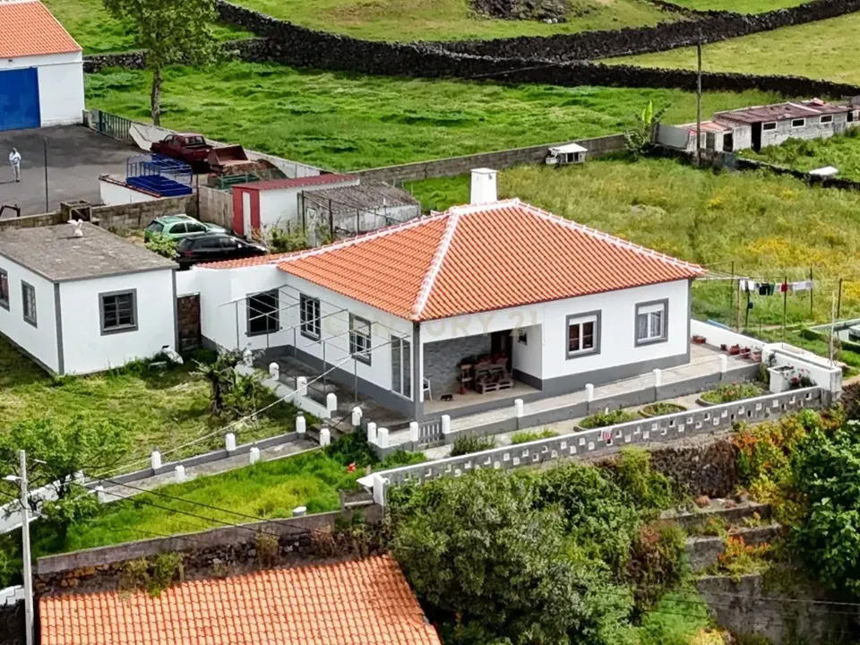 Villa i Sao Mateus da Calheta, Terceira - foto 1