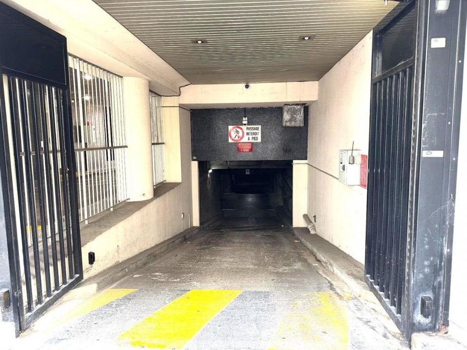 Espai d'estacionament a Paris, Paris - foto 1