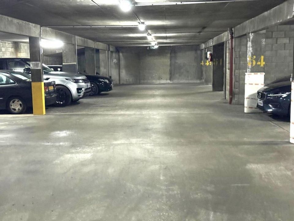 Espai d'estacionament a Paris, Paris - foto 4