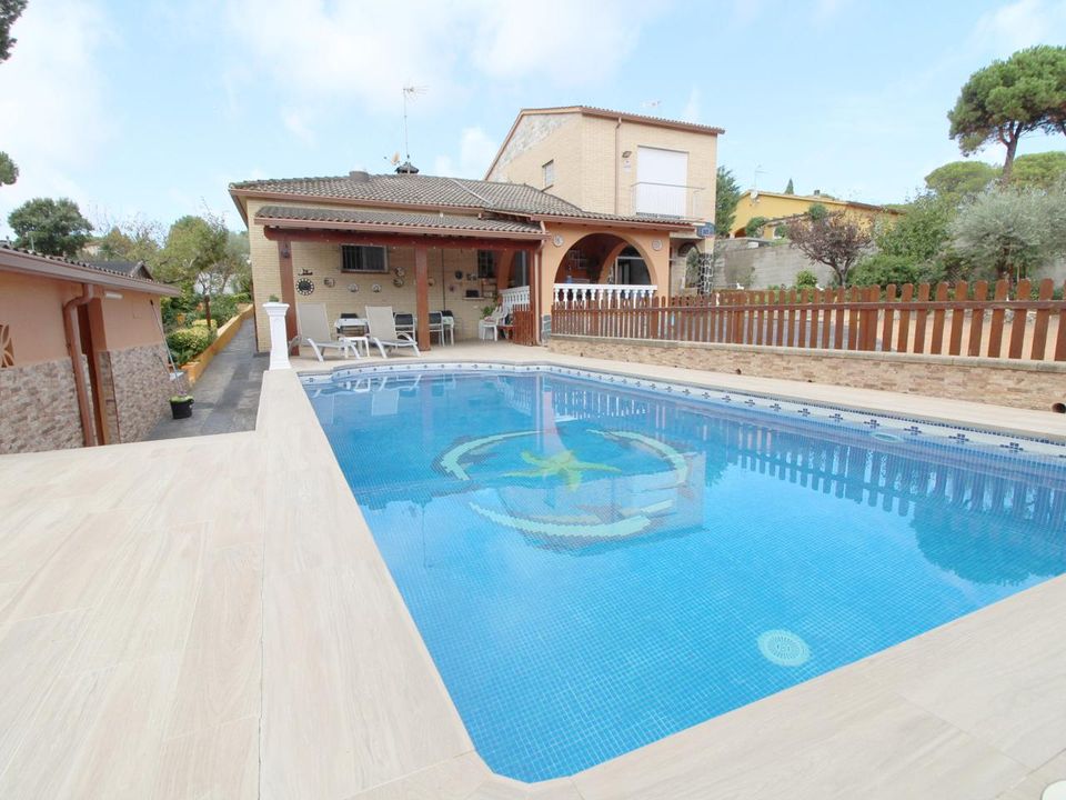 Villa i Vidreres, Gerona - foto 1