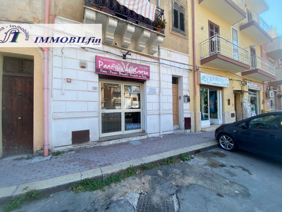 Erhvervsejendom i Villabate, Palermo - foto 1