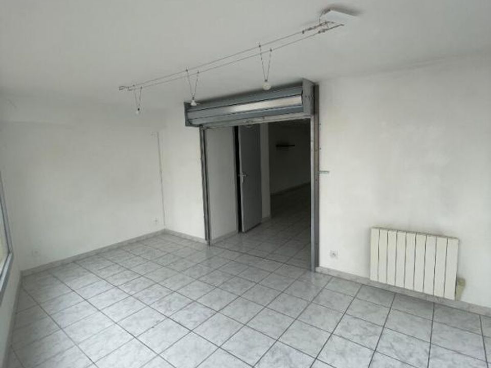 Commercial property in Arc-lès-Gray, Haute-Saone - photo 1
