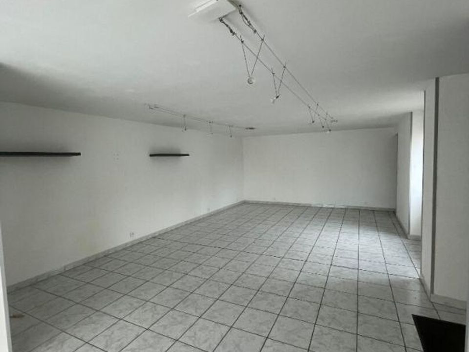 Commercial property in Arc-lès-Gray, Haute-Saone - photo 2