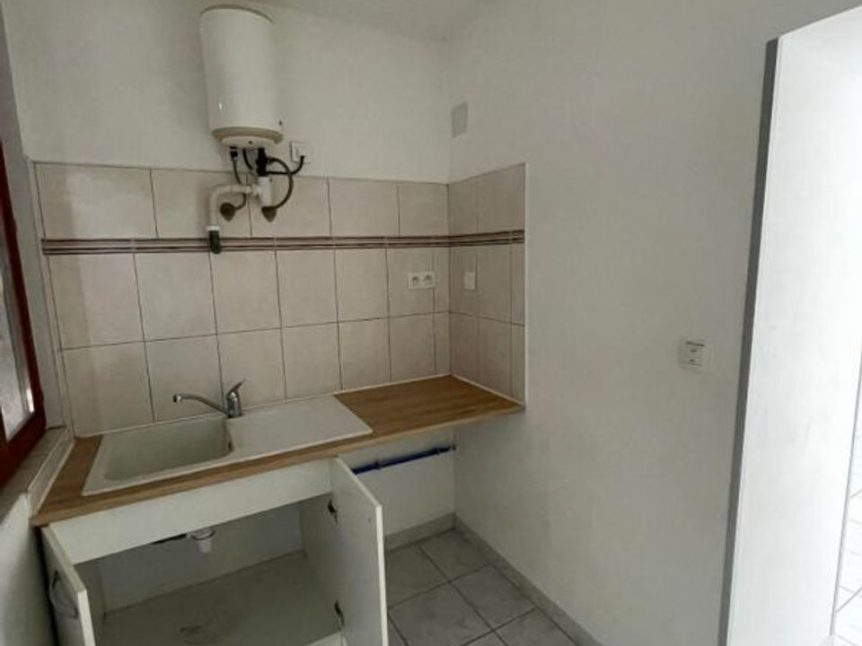 Commercial property in Arc-lès-Gray, Haute-Saone - photo 3
