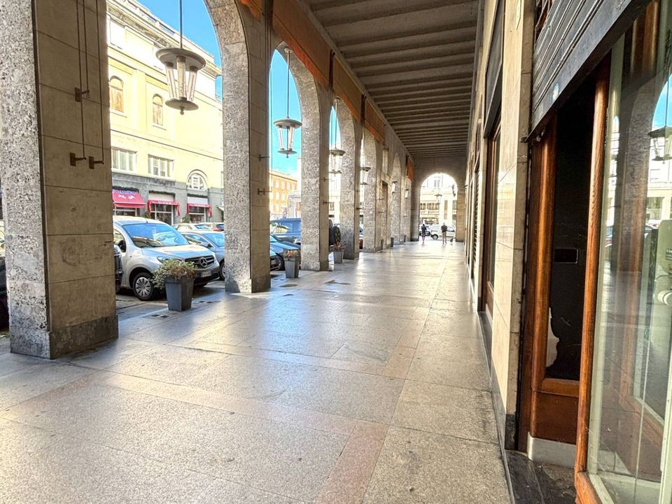 Erhvervsejendom i Vercelli, Vercelli - foto 2