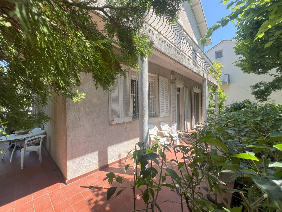Villa i Nimes, Gard - foto 1