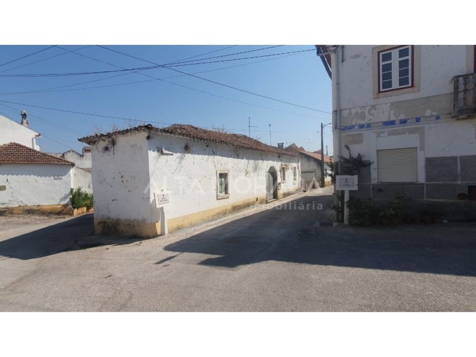 Erhvervsejendom i Torres Novas, Santarem - foto 1