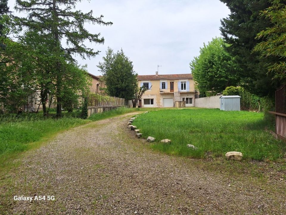Villa i L'Isle-sur-la-Sorgue, Vaucluse - foto 1