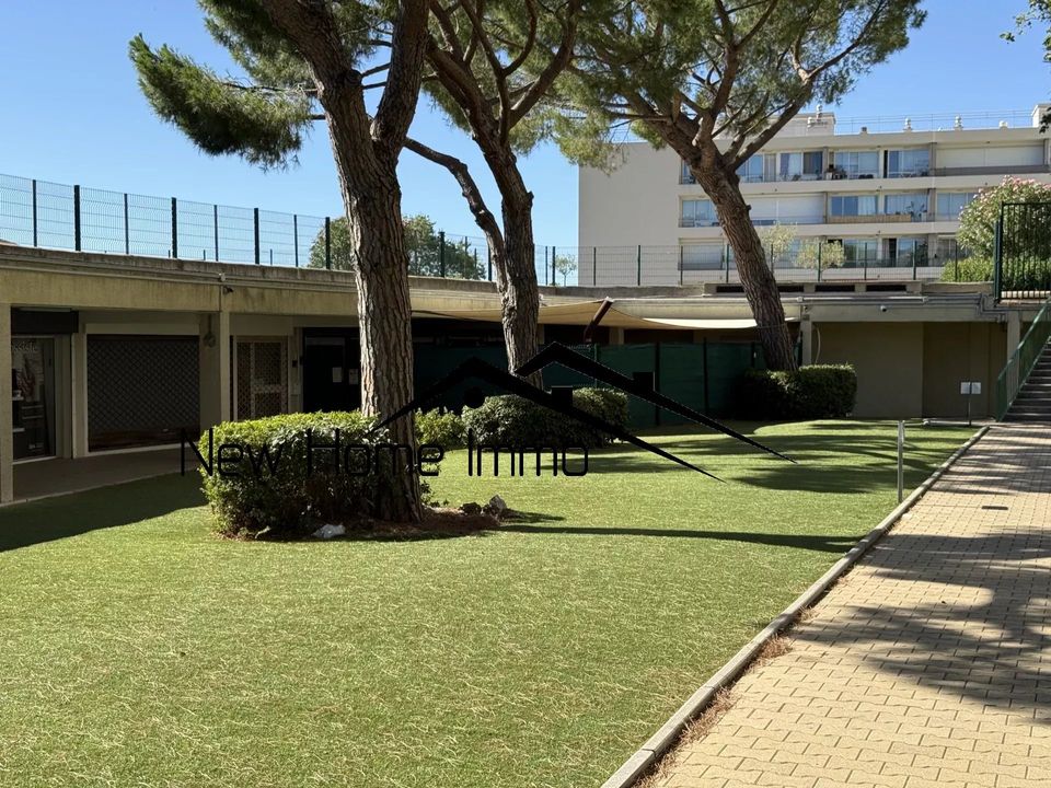 Erhvervsejendom i Marseille, Bouches-du-Rhone - foto 1