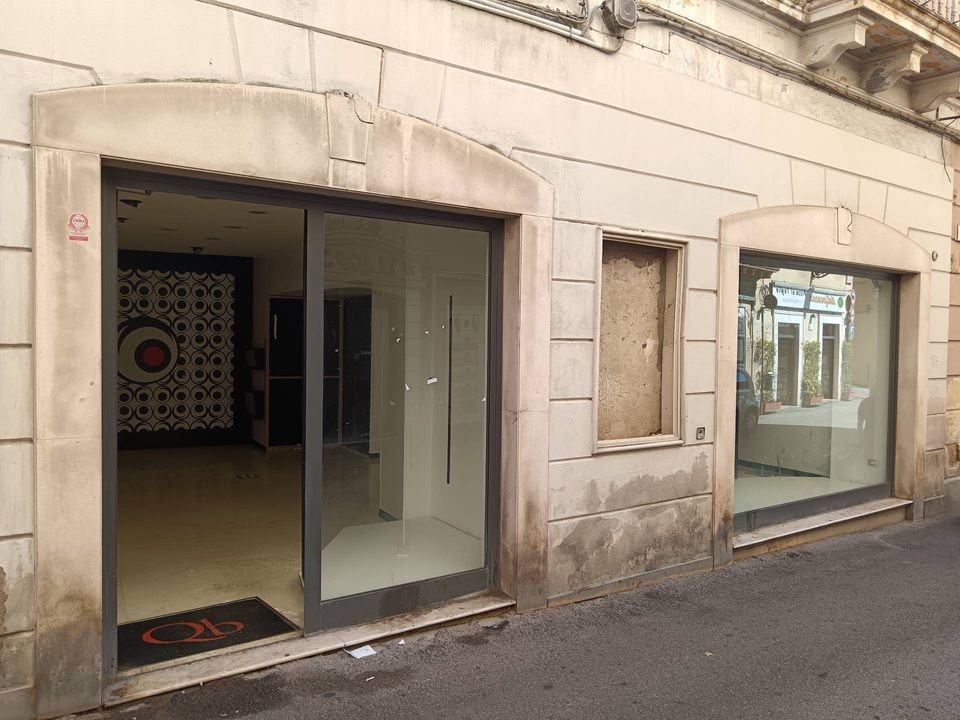 Erhvervsejendom i Chieti, Chieti - foto 1