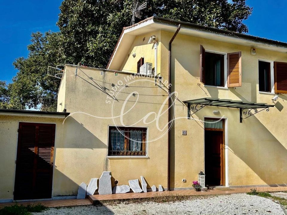 Rekkehus i Pietrasanta, Lucca - bilde 1